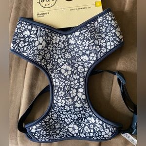 NWT Bond & Co reversible dog harness navy and white size medium